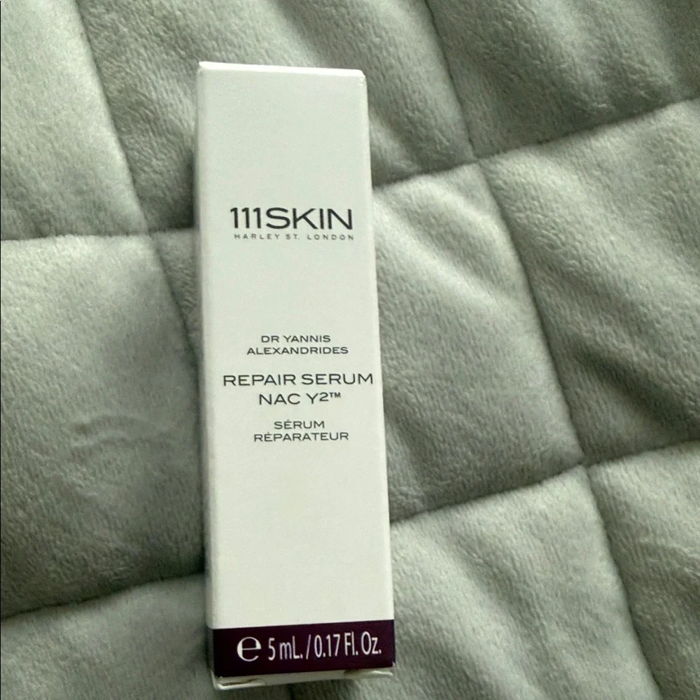 111SKIN Repair Serum NAC Y2 White Box with Plum Accent